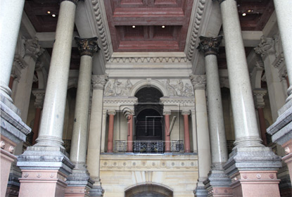 INTVNETWORK_Philadelphia_City_Hall_Pillars